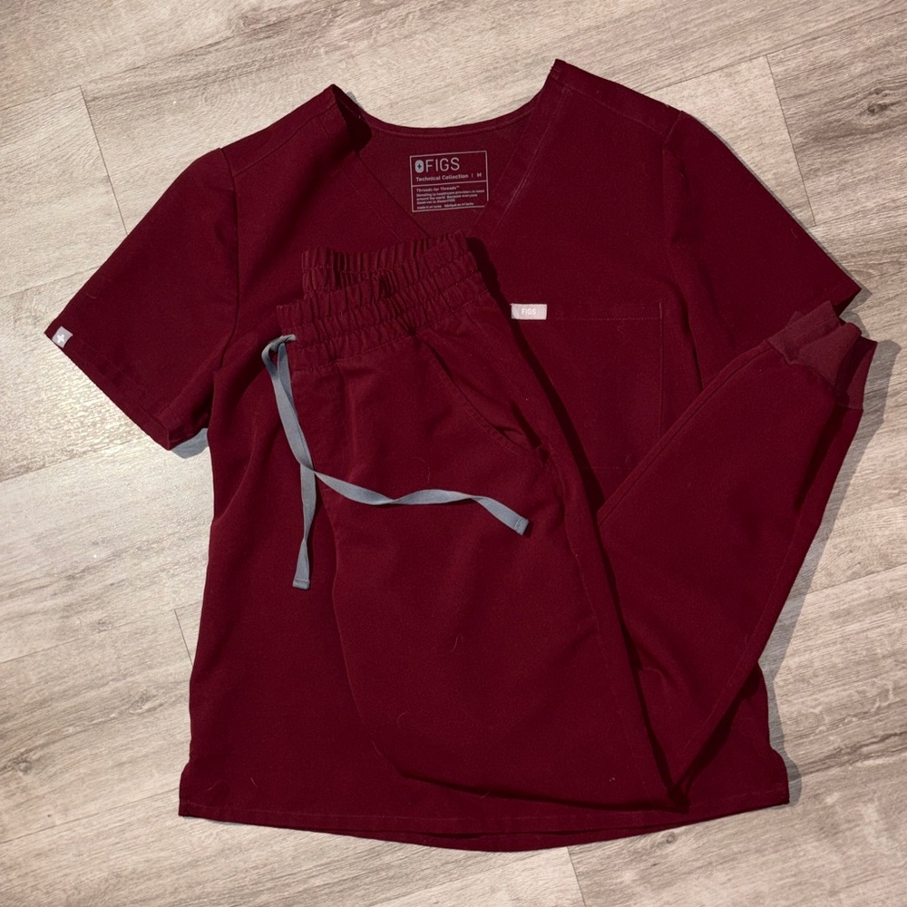 Figs burgundy Scrub Set medium top xs Zamora high waisted bottom